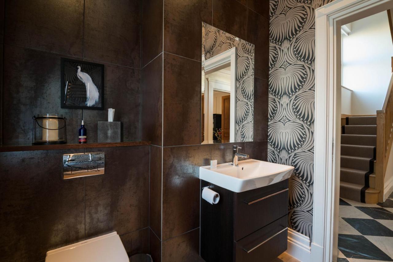 Breathtaking Putney Home With Gorgeous Garden Richmond  Zewnętrze zdjęcie