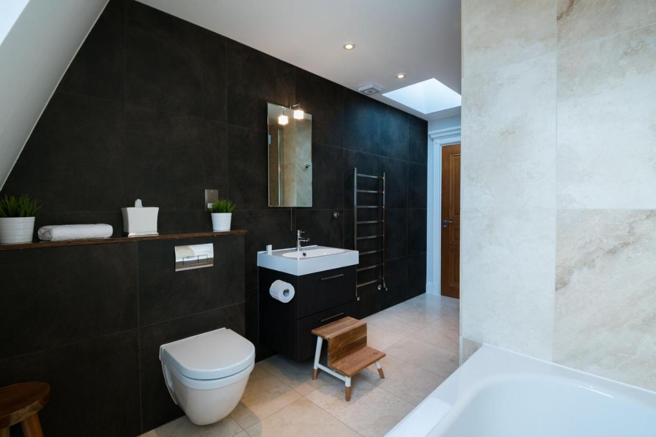 Breathtaking Putney Home With Gorgeous Garden Richmond  Zewnętrze zdjęcie